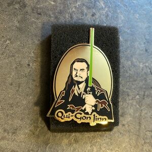 Vintage Star Wars episode 1 Jedi pin